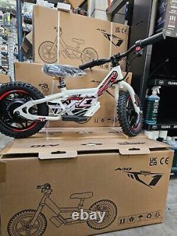 Amped A10 Black 150w 18v Electric Kids Age 3+ Balance Bike White Red New 2025