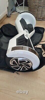 SEGWAY SELF BALANCING WITH blue tooth & carry BAG. Hardly used white